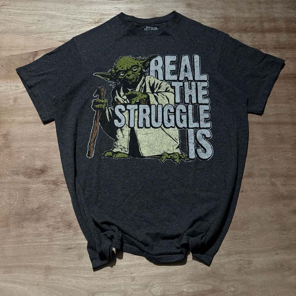 Star Wars Yoda “Real the Struggle Is” Graphic T-Shirt Gray Men’s Medium
